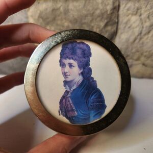 Vtg Georgian Style Womans Portrait Sankyo Music Box Goldtone Edges Japan WORKS